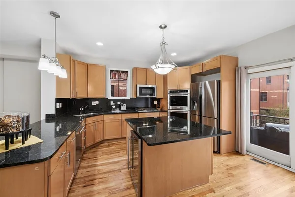 $625,000 | 1026 Baldwin Lane, Oak Park, IL 60302