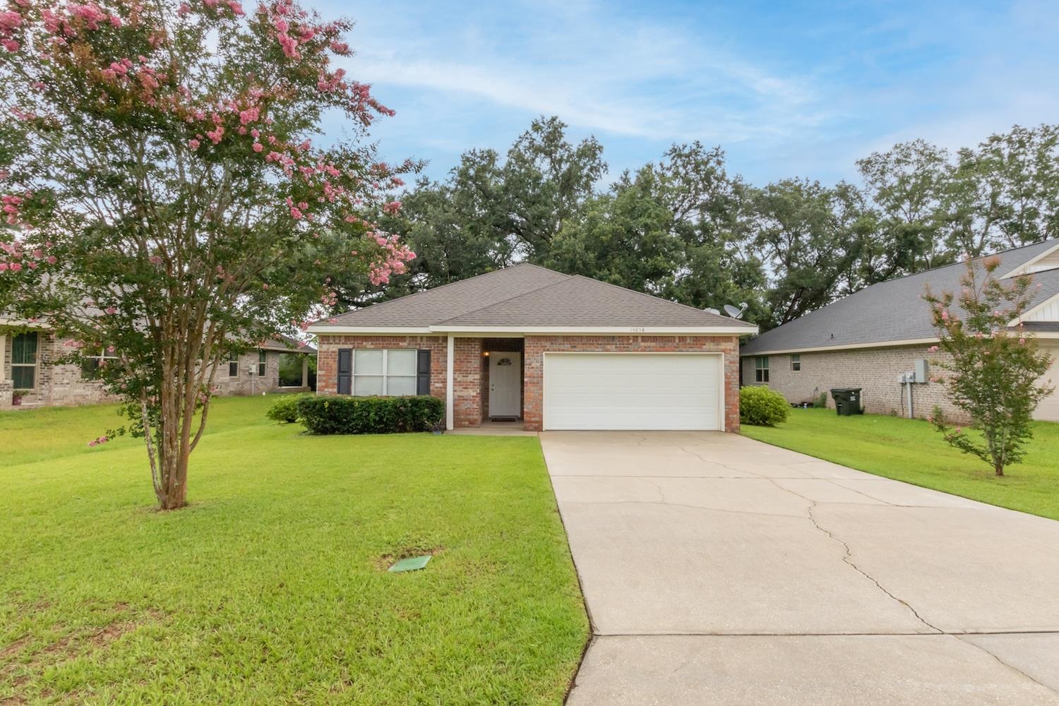 14658 Silveroaks Loop Silverhill, AL 36576 - Photo 2 of 31