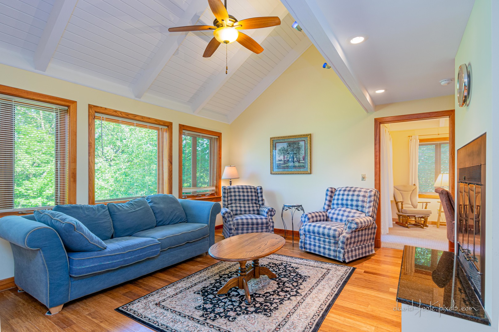 18 Lookout Trace Galena, IL 61036 - Photo 13 of 56 a living room with furniture and a large window