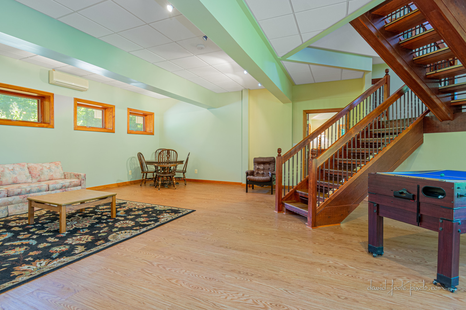 18 Lookout Trace Galena, IL 61036 - Photo 41 of 56 a room with wooden floor and furniture
