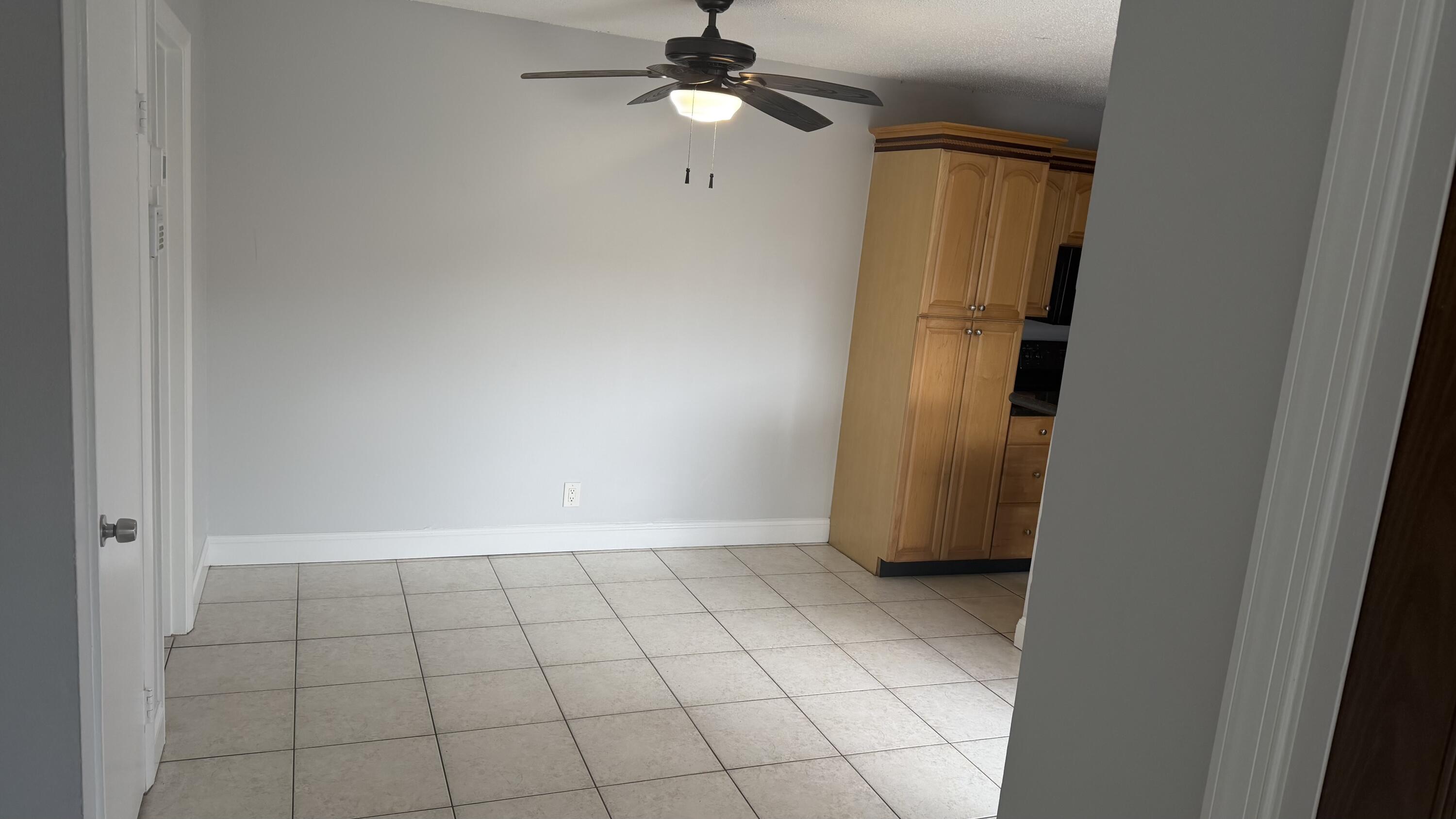 882 Springdale Circle, Unit 88B Palm Springs, FL 33461 - Photo 12 of 32 IMG_0312