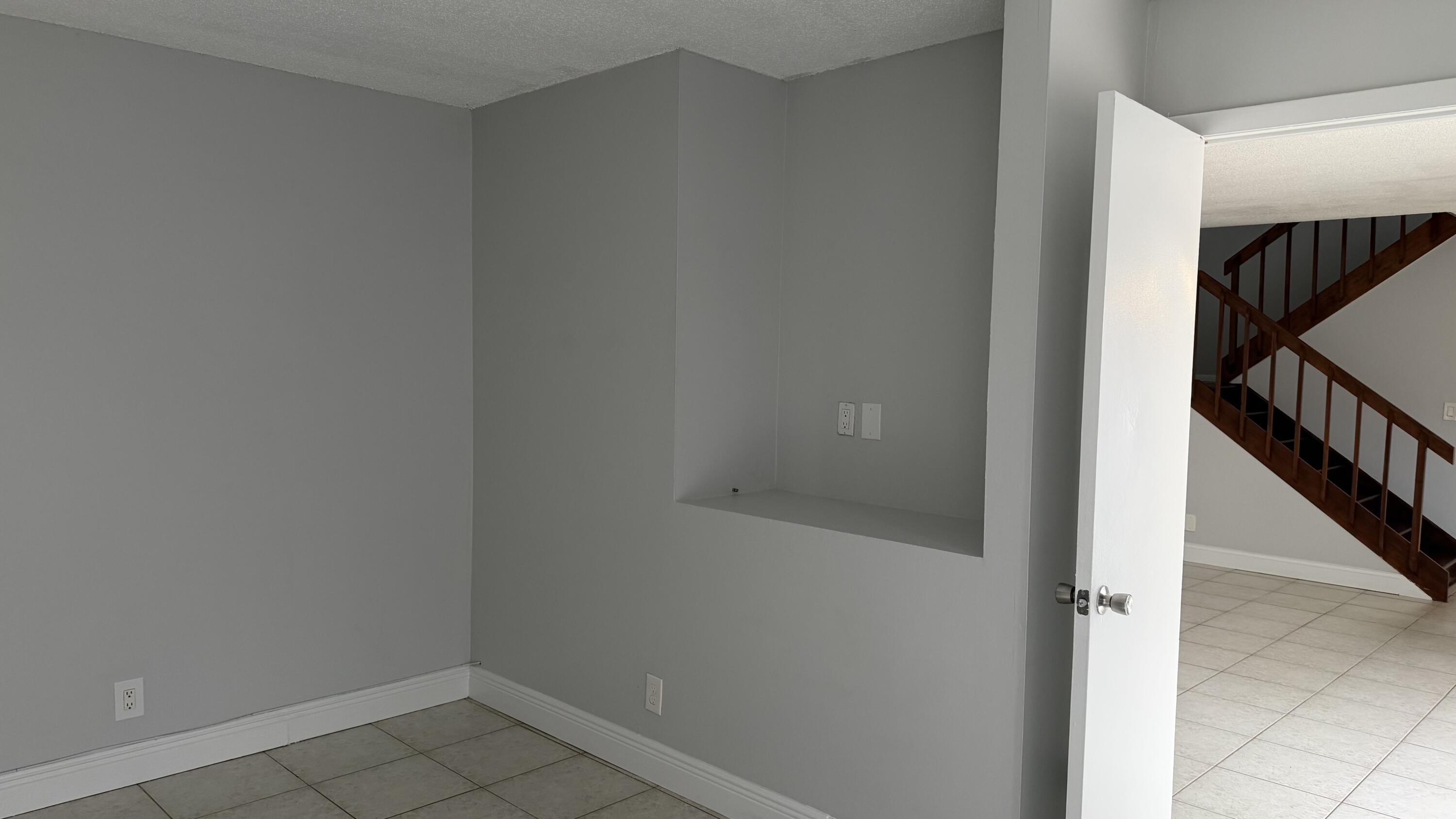 882 Springdale Circle, Unit 88B Palm Springs, FL 33461 - Photo 8 of 32 IMG_0260