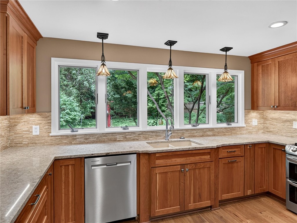6 Far View Hills Road Brighton, NY 14620 - Photo 16 of 49