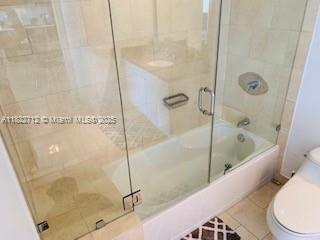 90 Southwest 3rd Street, Unit 3010 Miami, FL 33130 - Photo 14 of 44 a bathroom with a bathtub and a shower