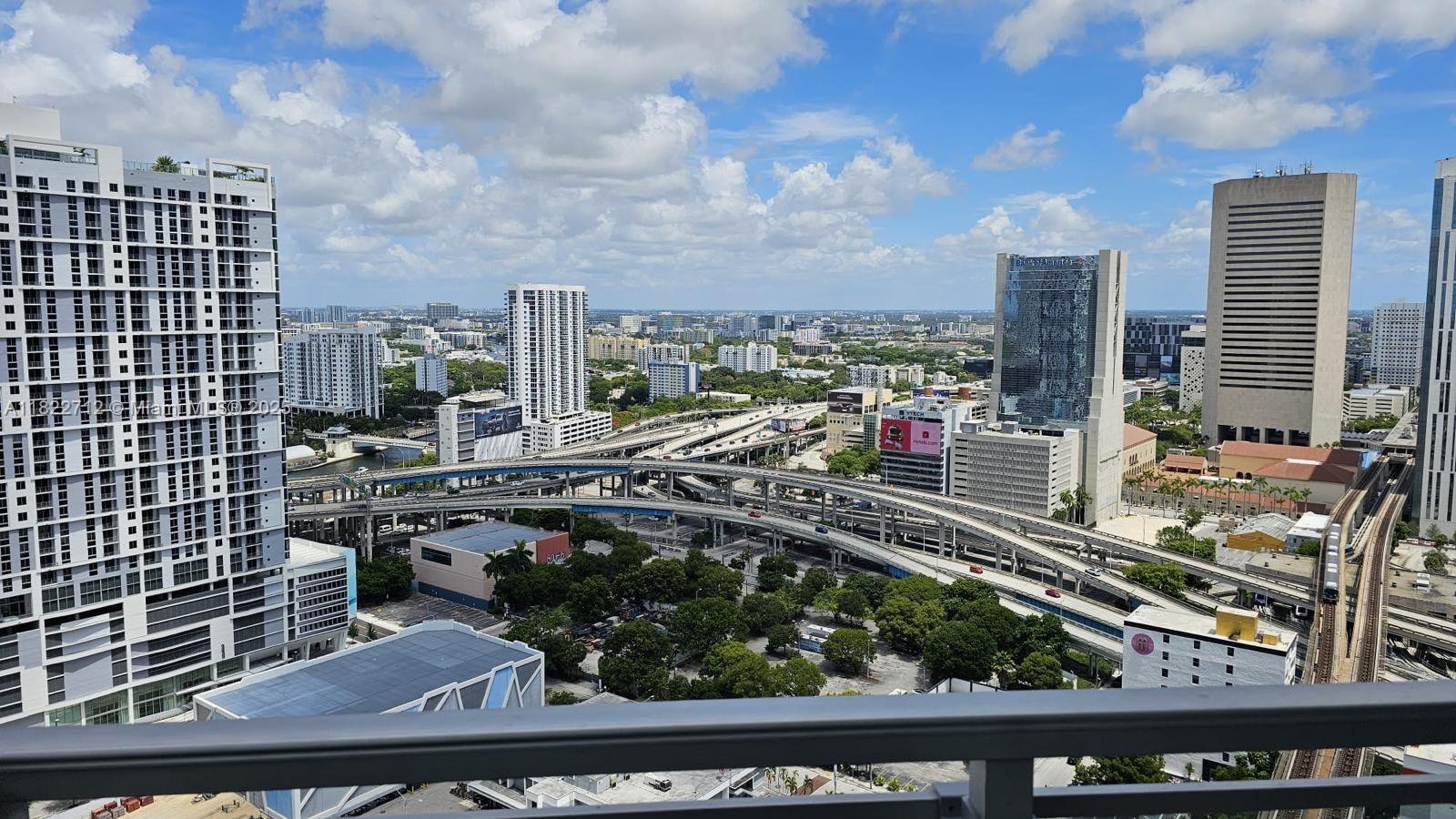 90 Southwest 3rd Street, Unit 3010 Miami, FL 33130 - Photo 5 of 44 a city view