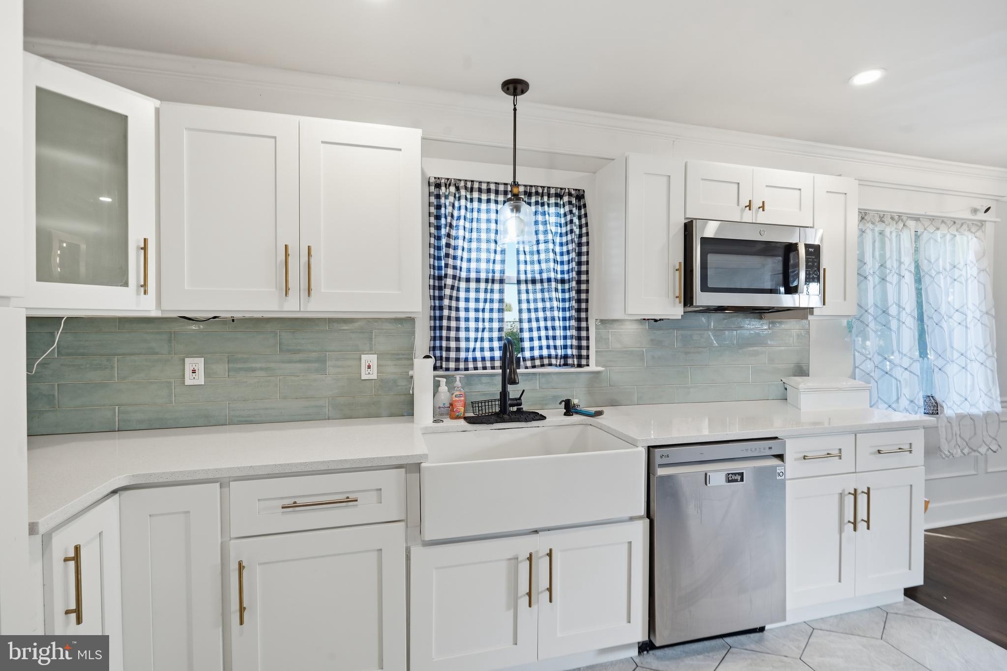 409 River Road Croydon, PA 19021 - Photo 8 of 24 Gallery Image 8