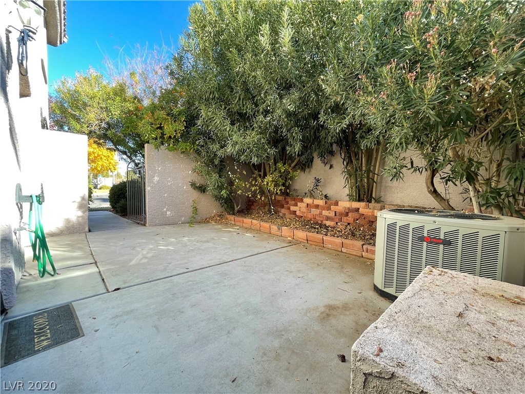 515 Crumpler Place Henderson, NV 89052 - Photo 4 of 22 Gallery Image 4