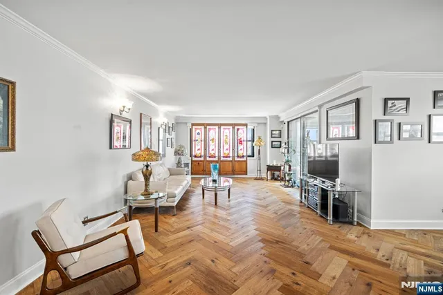 $690,000 | 7855 Boulevard East, Unit 6A, North Bergen, NJ 07047