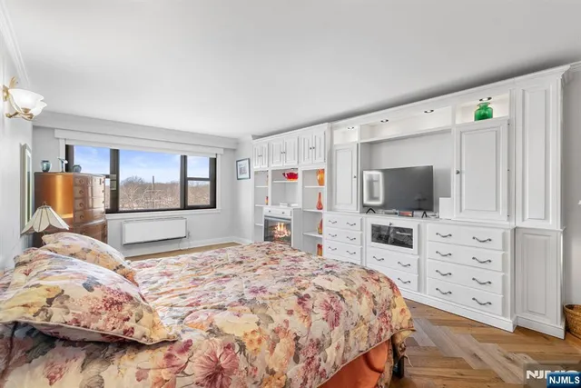 $690,000 | 7855 Boulevard East, Unit 6A, North Bergen, NJ 07047