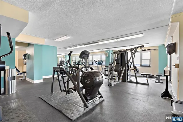 $690,000 | 7855 Boulevard East, Unit 6A, North Bergen, NJ 07047