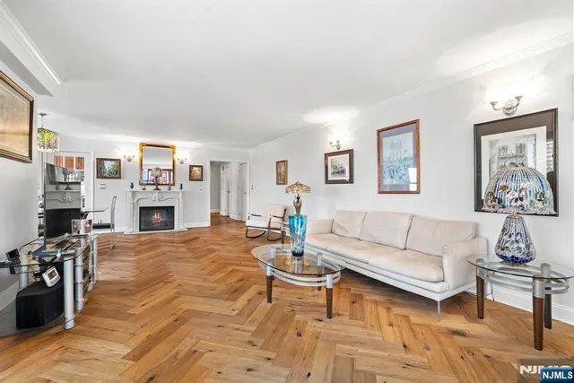 $690,000 | 7855 Boulevard East, Unit 6A, North Bergen, NJ 07047