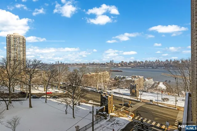$690,000 | 7855 Boulevard East, Unit 6A, North Bergen, NJ 07047