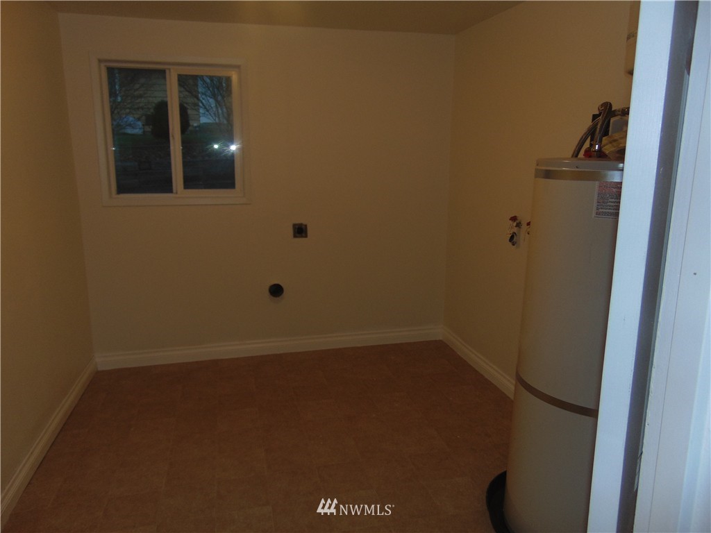 4700 Northeast 24th Street Renton, WA 98059 - Photo 12 of 20