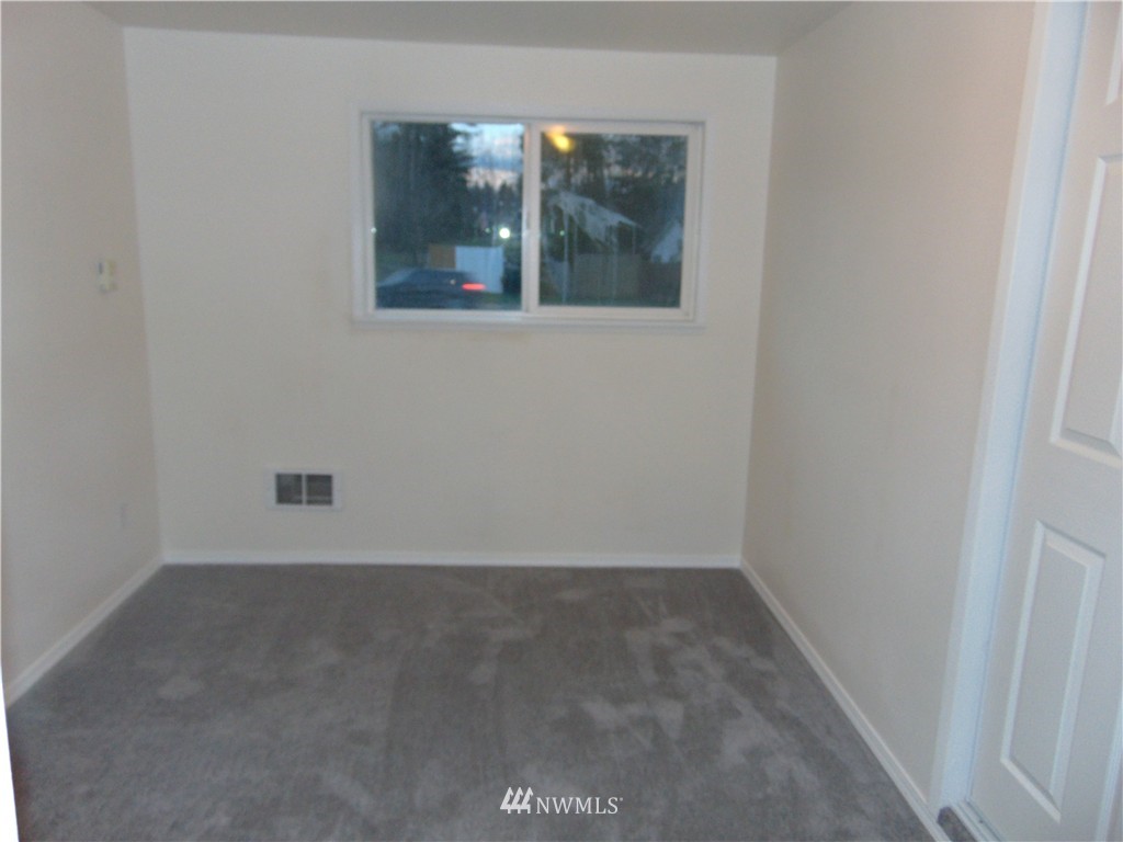 4700 Northeast 24th Street Renton, WA 98059 - Photo 15 of 20