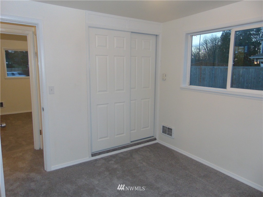 4700 Northeast 24th Street Renton, WA 98059 - Photo 18 of 20
