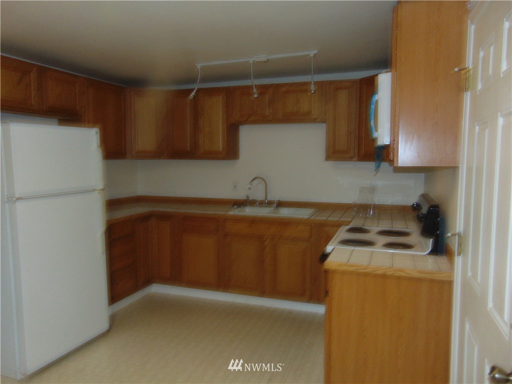 4700 Northeast 24th Street Renton, WA 98059 - Photo 7 of 20