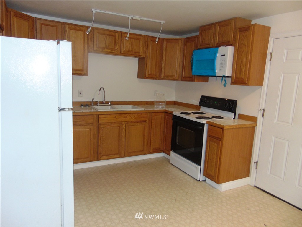 4700 Northeast 24th Street Renton, WA 98059 - Photo 8 of 20