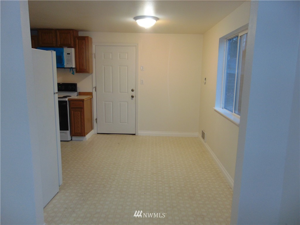 4700 Northeast 24th Street Renton, WA 98059 - Photo 9 of 20