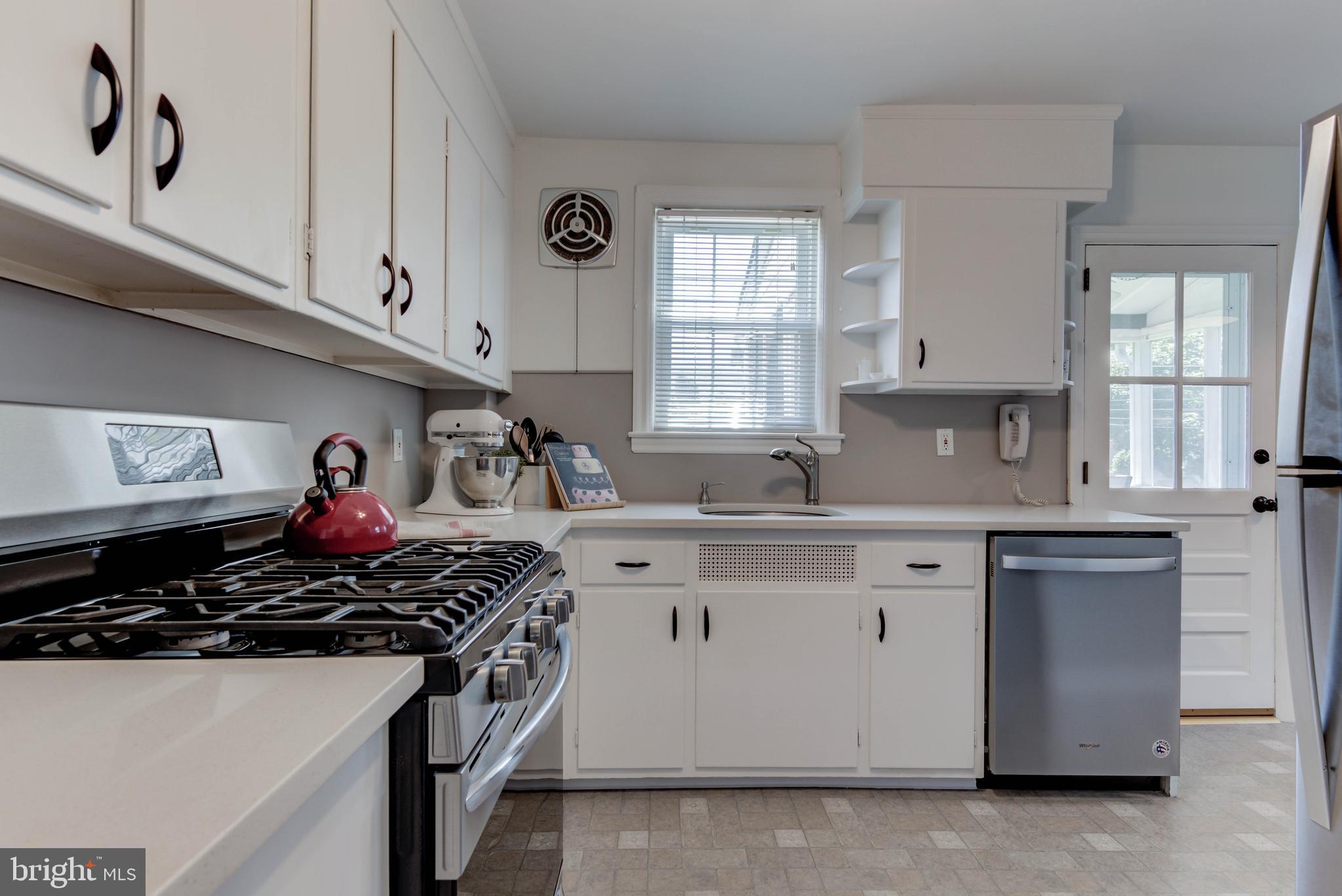 512 Harrington Road Havertown, PA 19083 - Photo 14 of 31 New cabinet hardware
