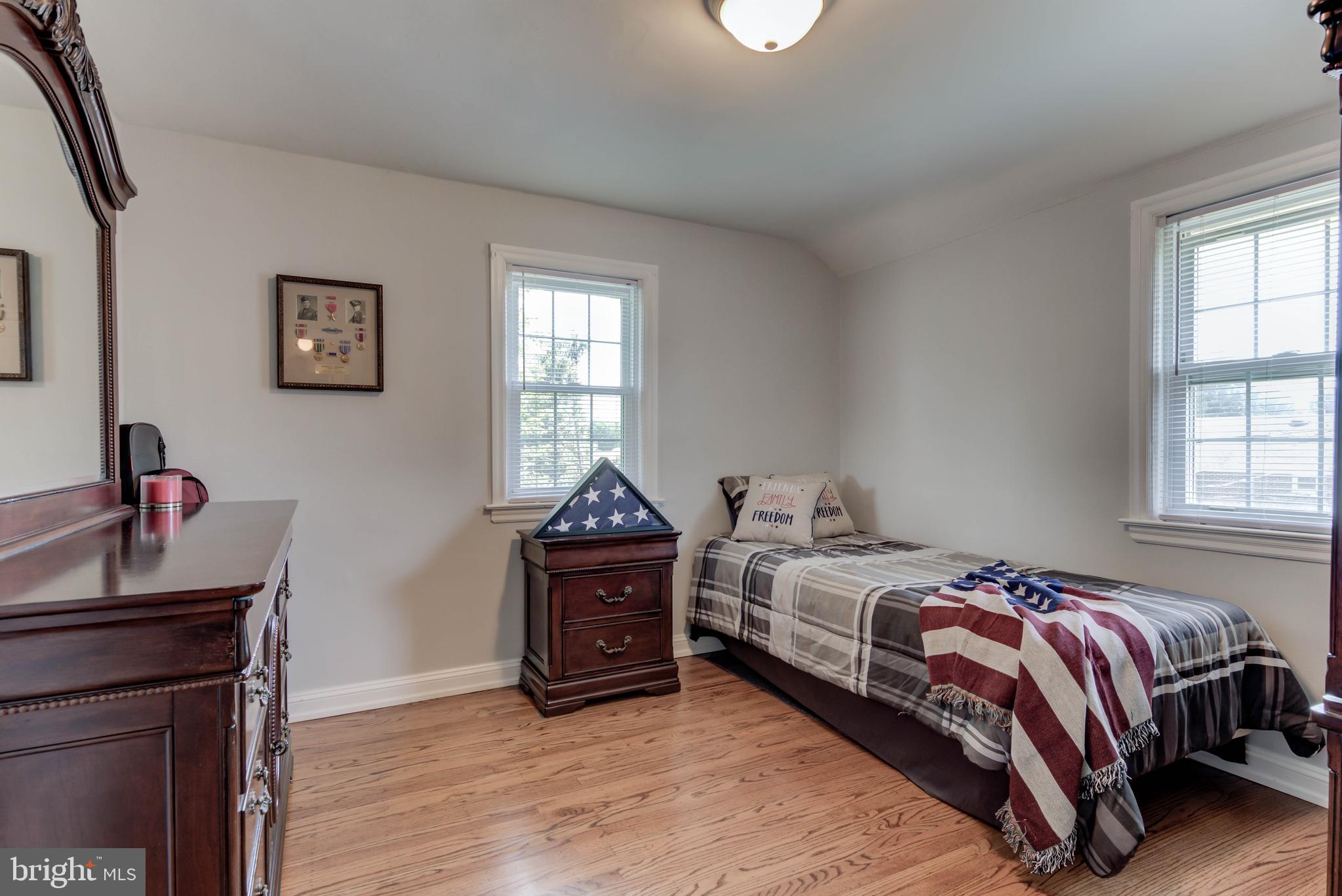 512 Harrington Road Havertown, PA 19083 - Photo 23 of 31 3rd Bedroom