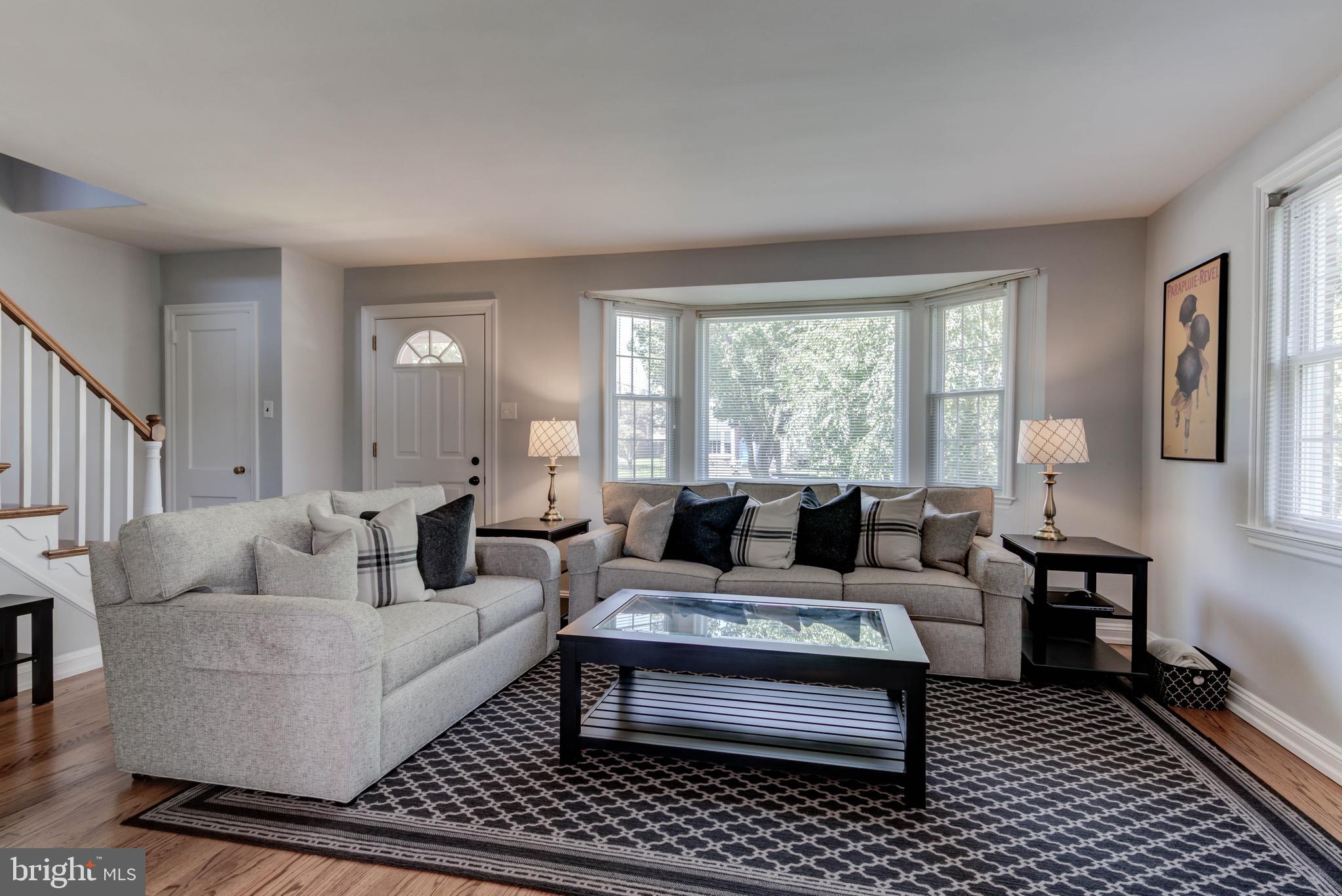 512 Harrington Road Havertown, PA 19083 - Photo 6 of 31 Living Room