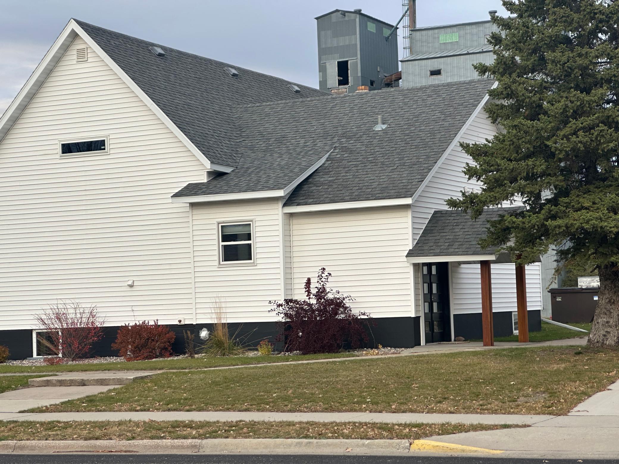 504 Main Street Karlstad, MN 56732 - Photo 2 of 45