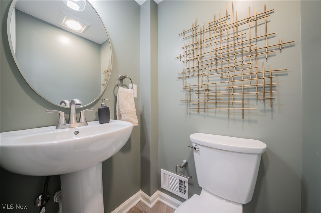 2279 North Taylor Road Cleveland, OH 44112 - Photo 13 of 35 First floor half bath