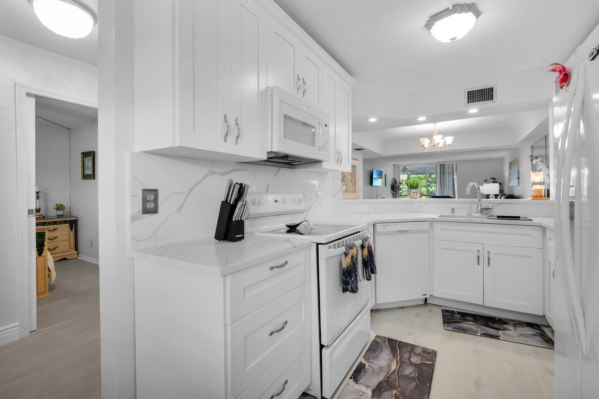23247 Barwood Lane North, Unit 305 Boca Raton, FL 33428 - Photo 12 of 39 14-web-or-mls-DSC_0151