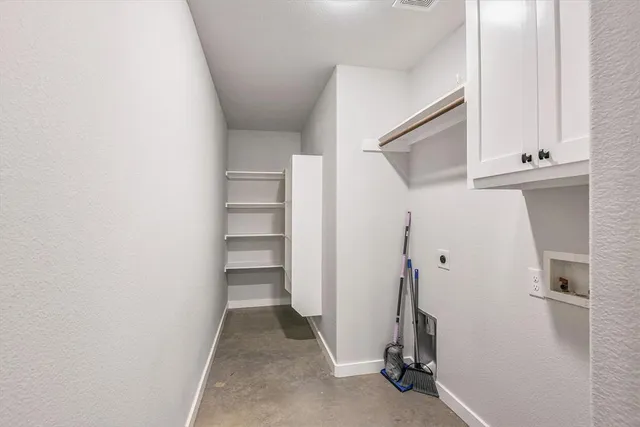 $1,795 | 2223 Comet Trail, Granbury, TX 76048