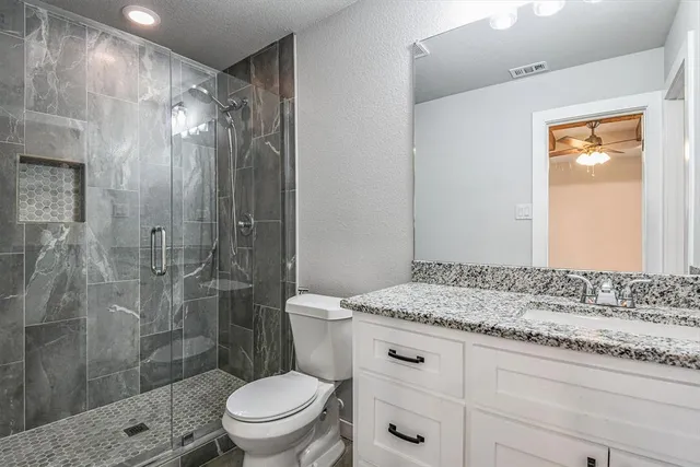 $1,795 | 2223 Comet Trail, Granbury, TX 76048