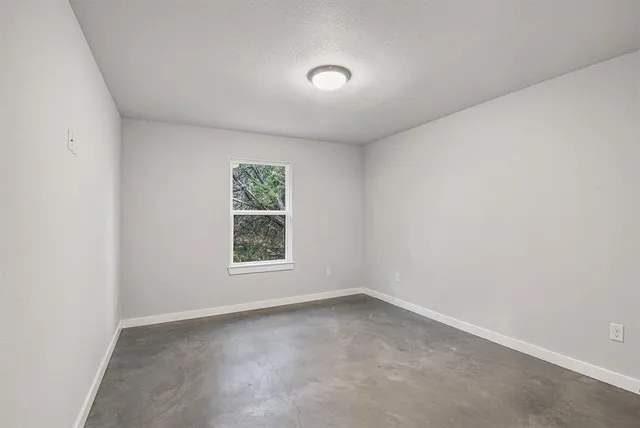 $1,795 | 2223 Comet Trail, Granbury, TX 76048