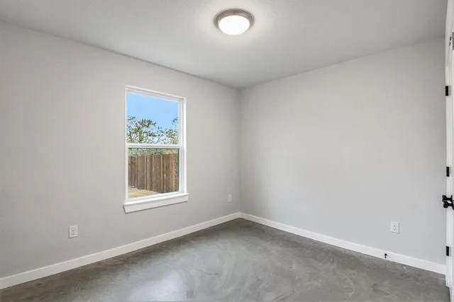 $1,795 | 2223 Comet Trail, Granbury, TX 76048