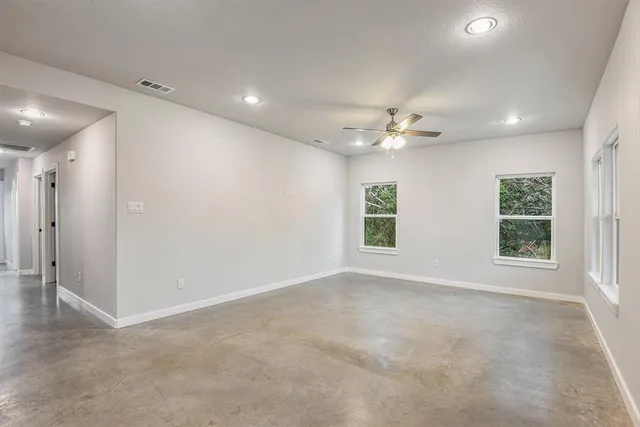 $1,795 | 2223 Comet Trail, Granbury, TX 76048