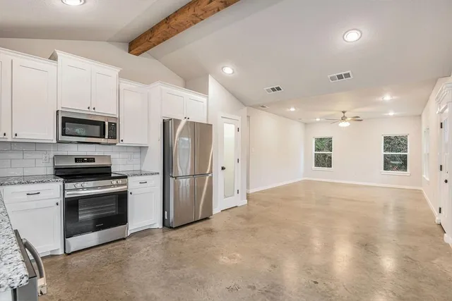 $1,795 | 2223 Comet Trail, Granbury, TX 76048