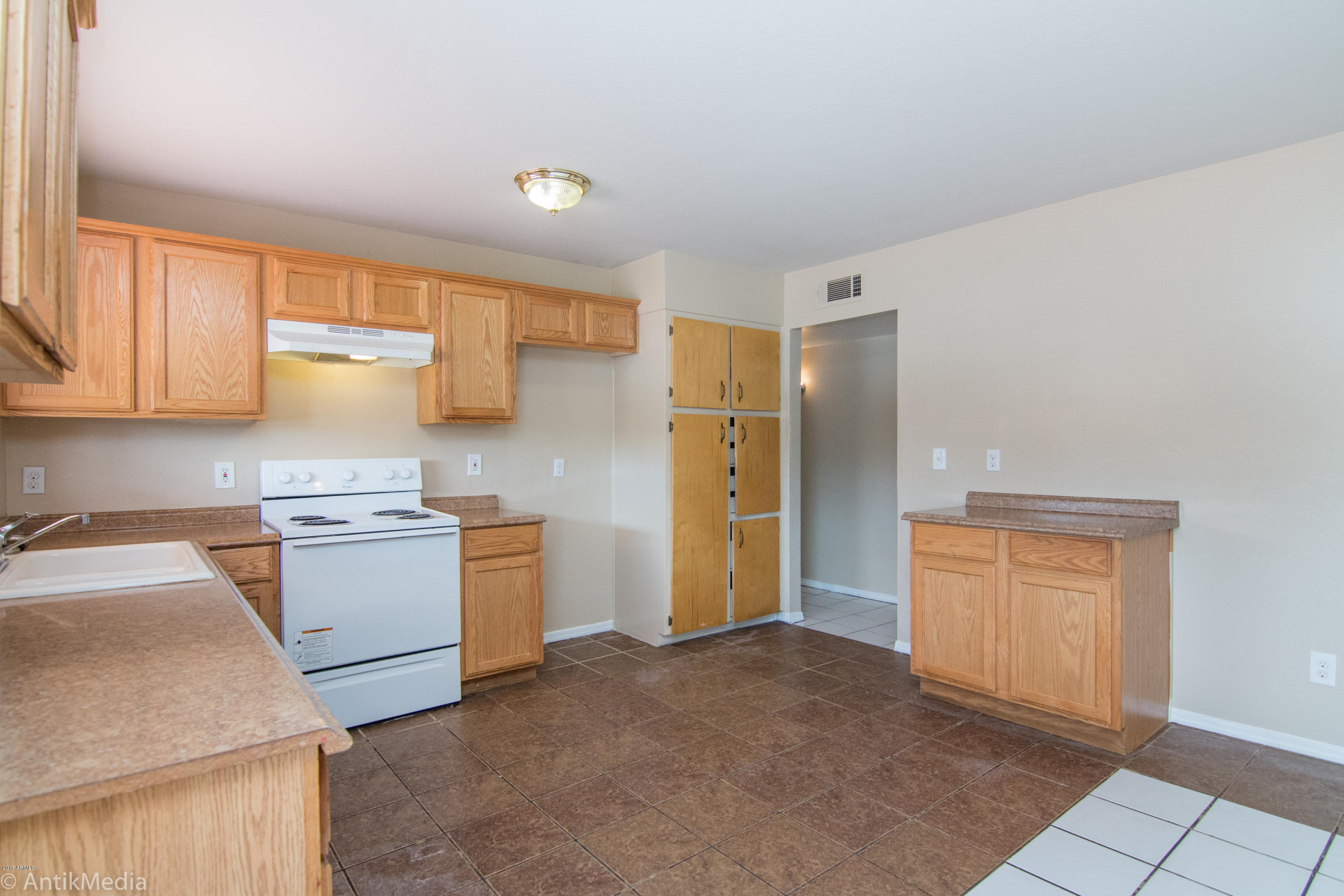 5432 West Osborn Road Phoenix, AZ 85031 - Photo 6 of 26 IMG_3217