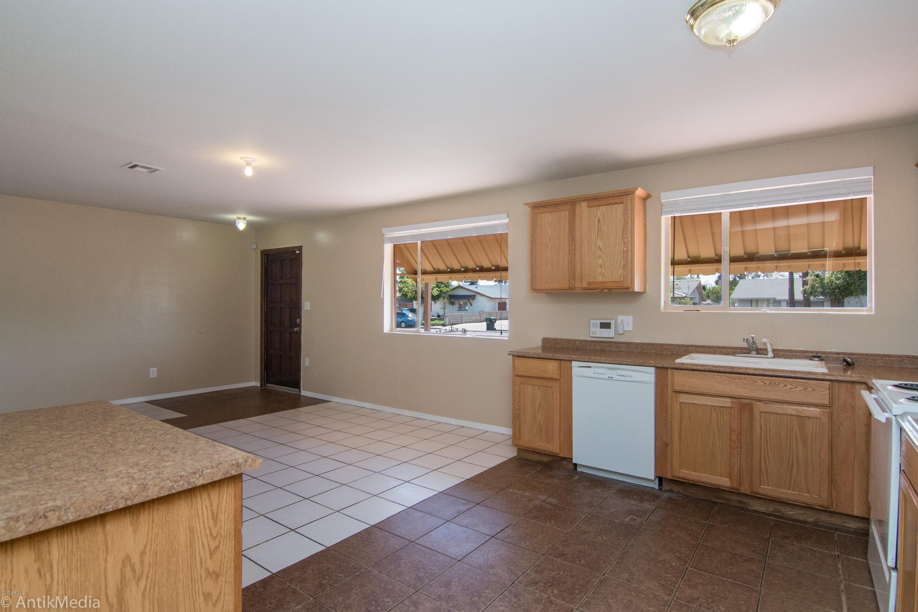 5432 West Osborn Road Phoenix, AZ 85031 - Photo 8 of 26 IMG_3221 copy