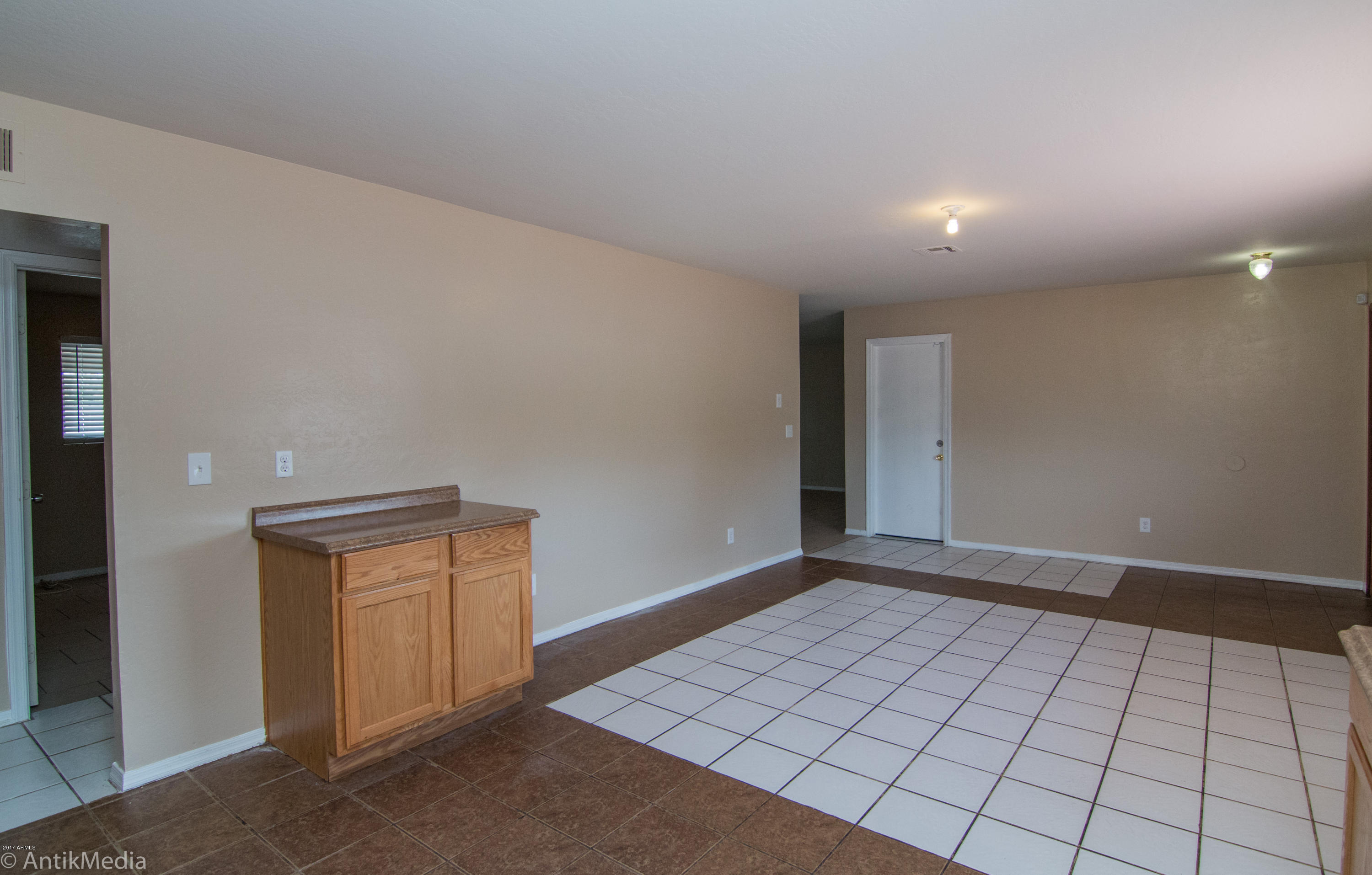 5432 West Osborn Road Phoenix, AZ 85031 - Photo 9 of 26 IMG_3222