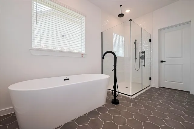 $2,700 | 2627 Clapbread Lane, Rosenberg, TX 77471