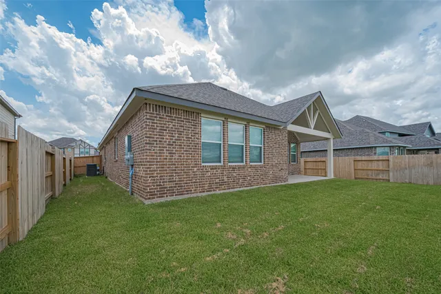 $2,700 | 2627 Clapbread Lane, Rosenberg, TX 77471