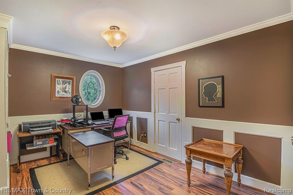 6277 Elms Road Flushing, MI 48433 - Photo 27 of 47 50085997-26.JPG