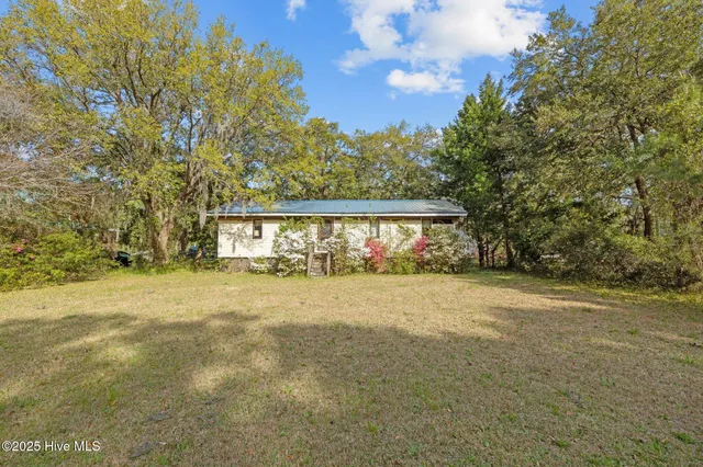 $175,000 | 440 Village Drive, Beaufort, NC 28516