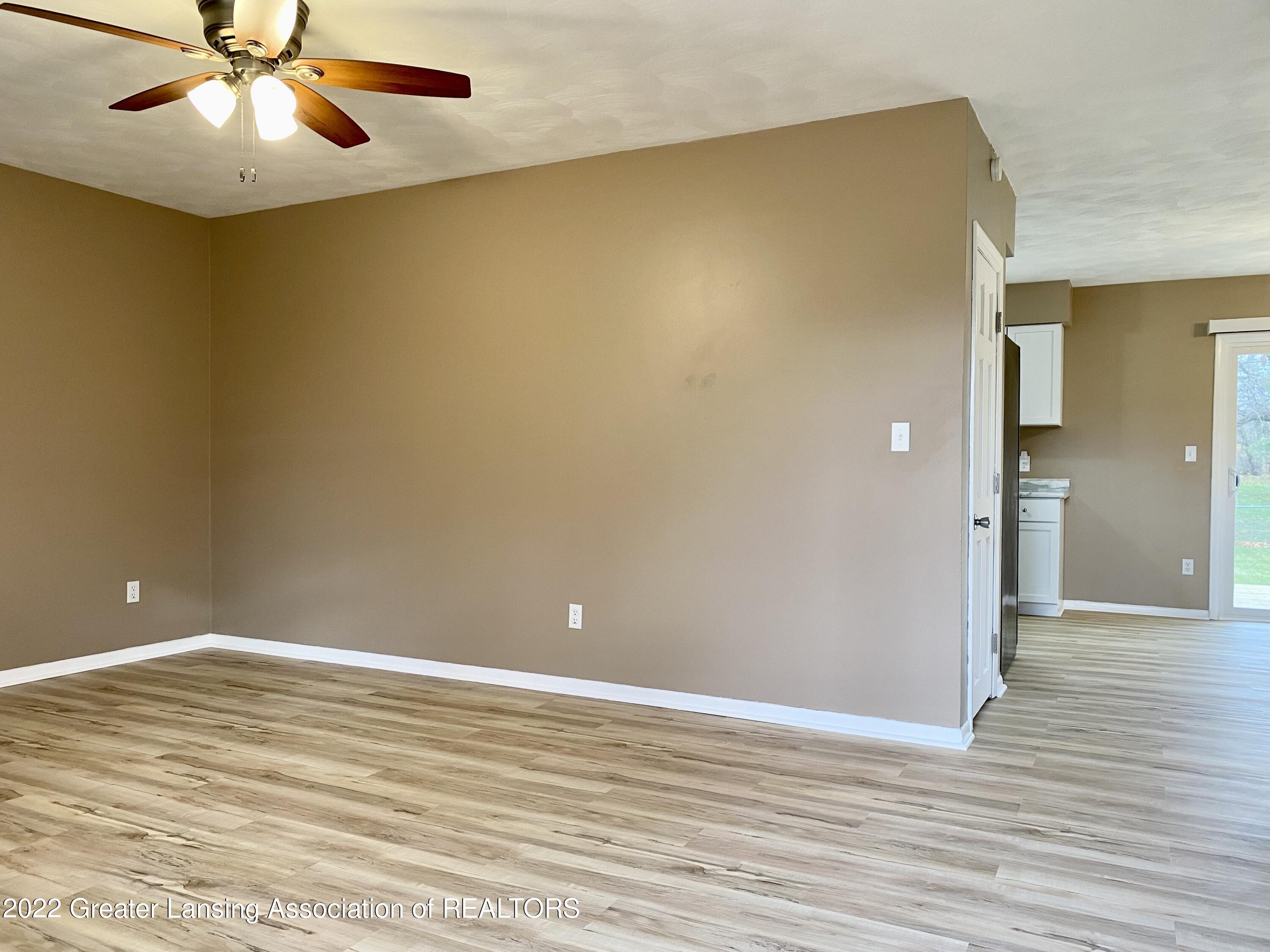 520 Renker Road Lansing, MI 48917 - Photo 3 of 22 IMG_9956