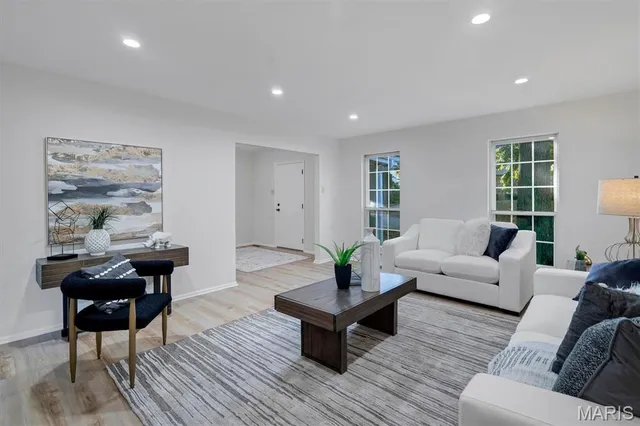 $550,000 | 618 Shady Meadows Drive, Ballwin, MO 63011