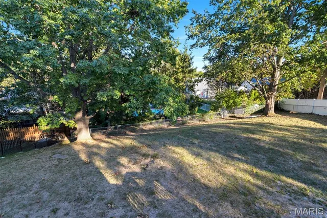 $550,000 | 618 Shady Meadows Drive, Ballwin, MO 63011