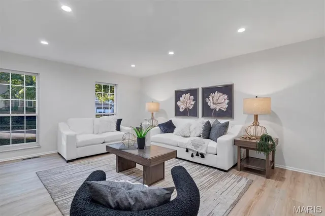 $550,000 | 618 Shady Meadows Drive, Ballwin, MO 63011