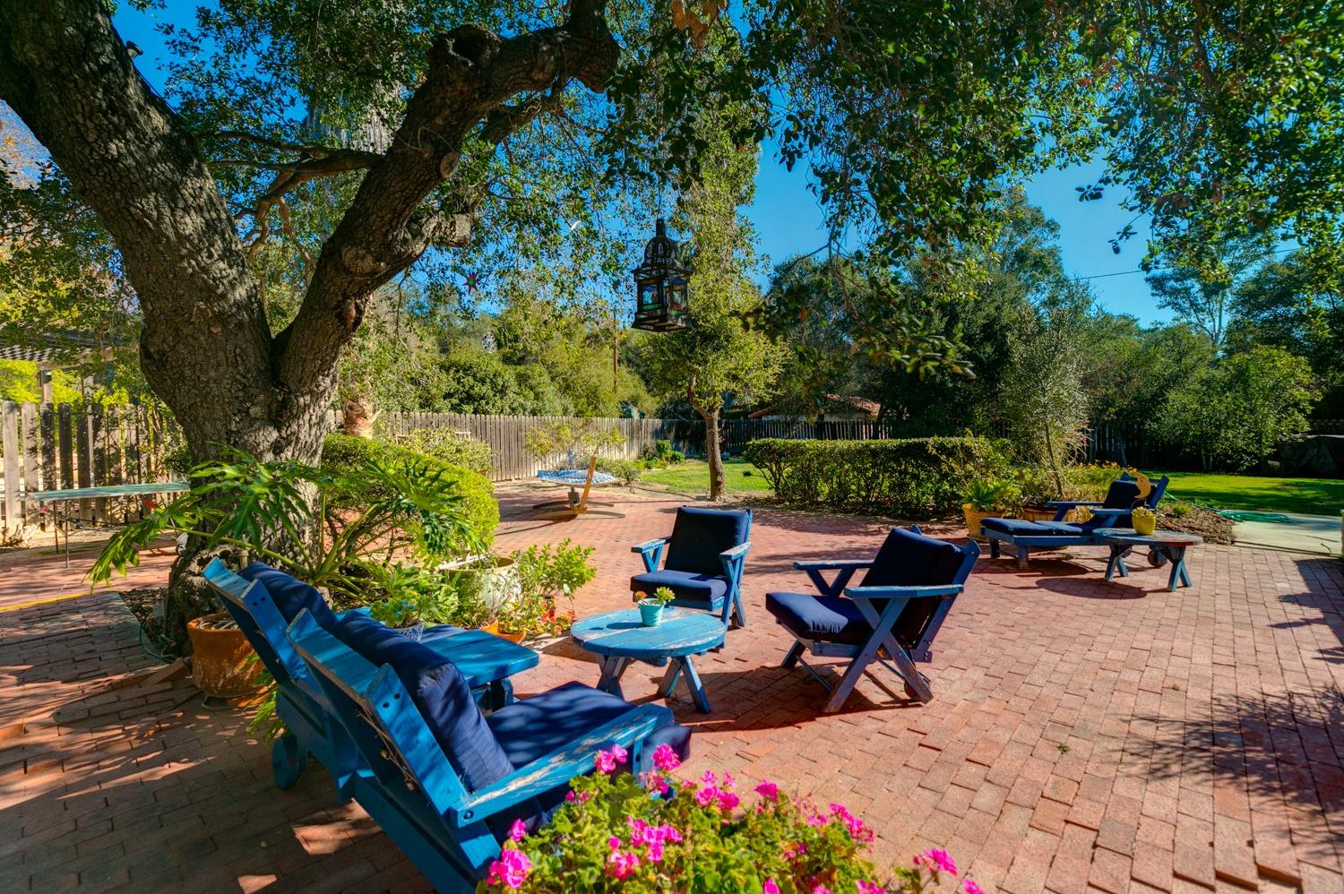 918 El Toro Road Ojai, CA 93023 - Photo 33 of 43 a view of an outdoor sitting area with couch