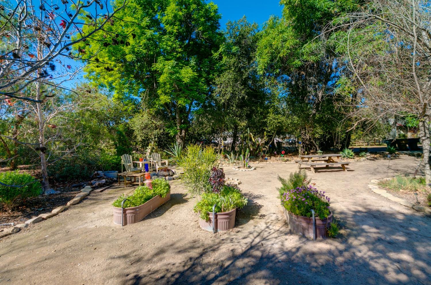 918 El Toro Road Ojai, CA 93023 - Photo 36 of 43 a view of a park with plants and trees