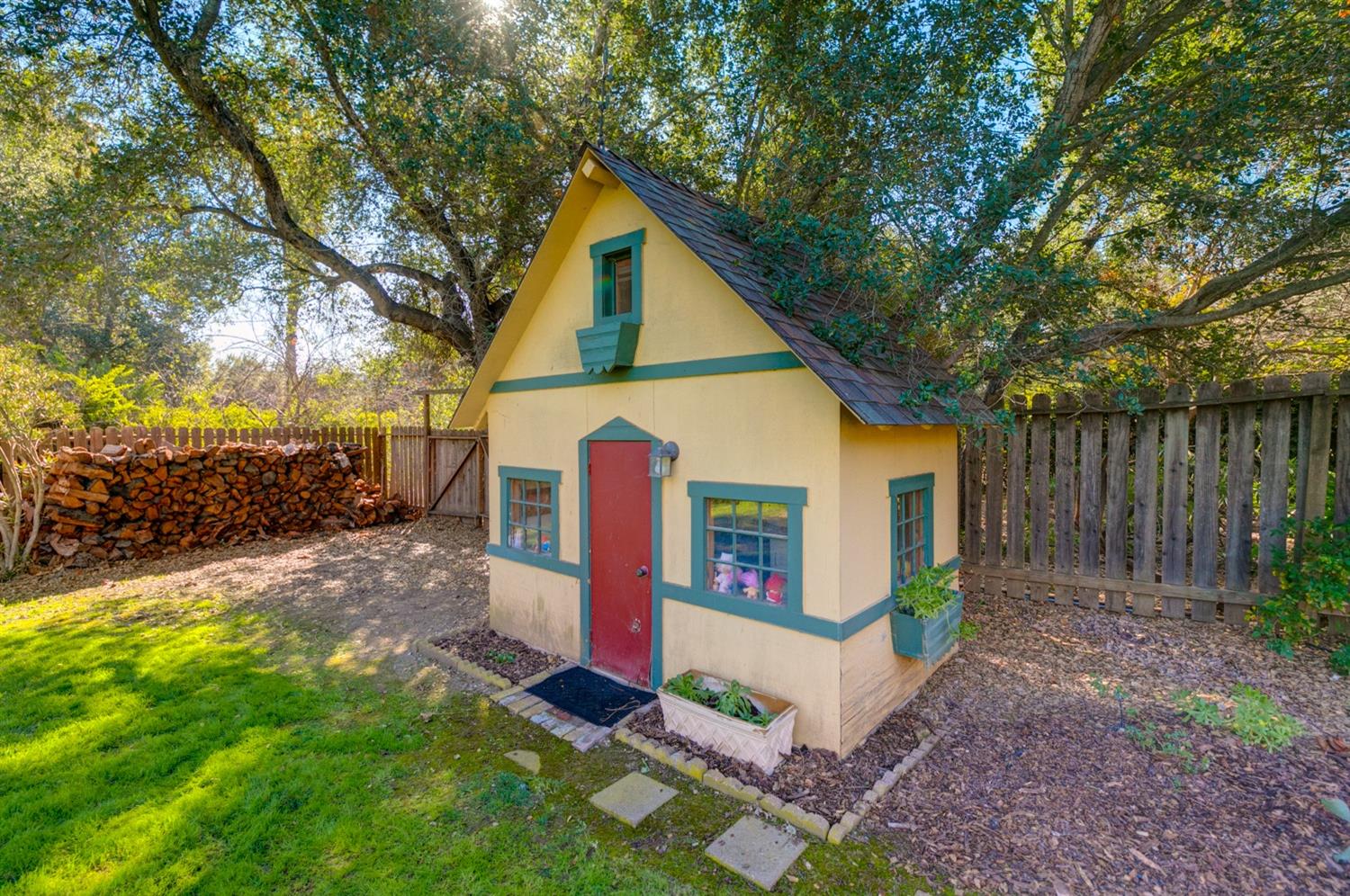 918 El Toro Road Ojai, CA 93023 - Photo 39 of 43 a front view of a house with garden