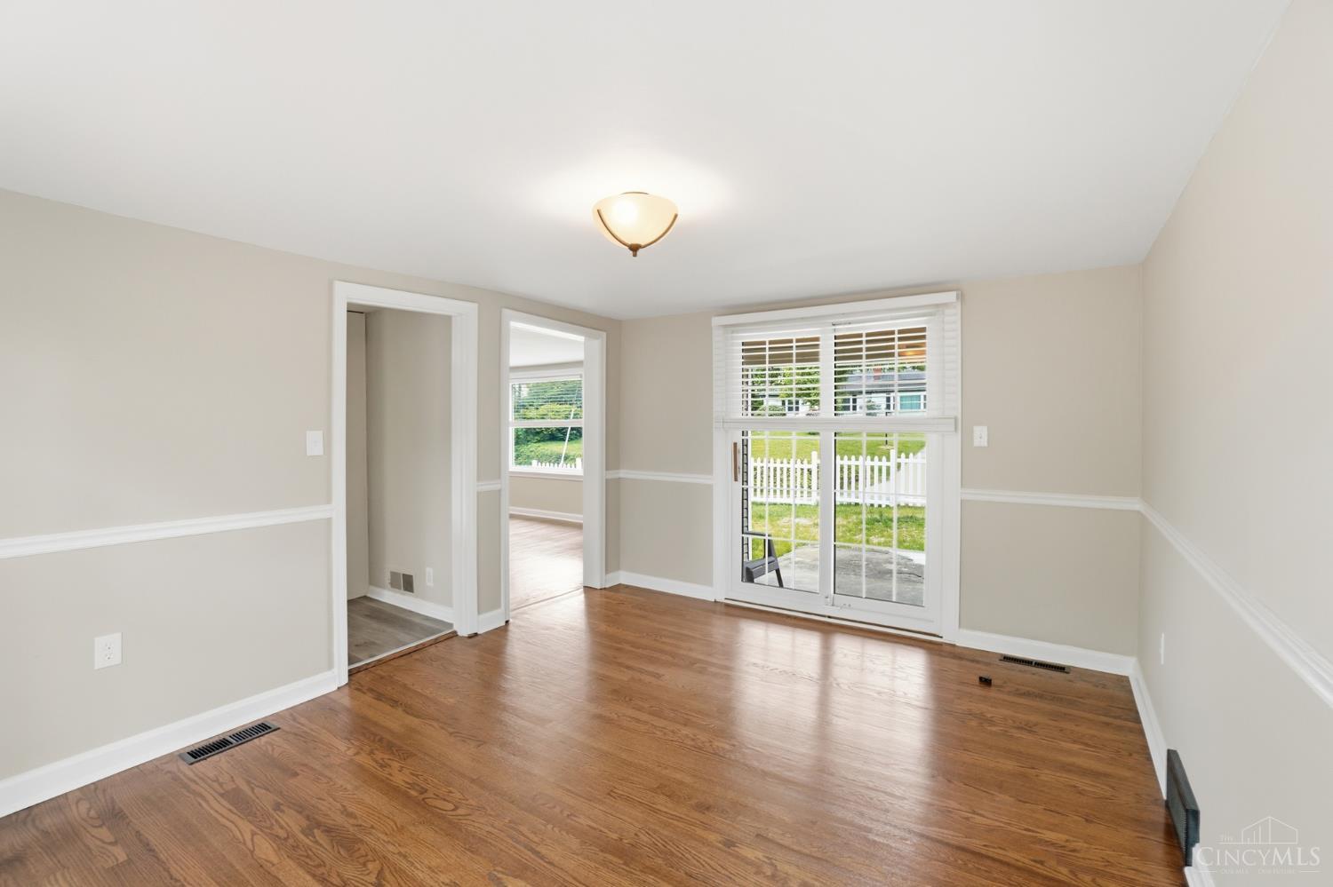 9808 Daly Road Cincinnati, OH 45231 - Photo 16 of 39