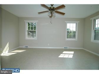 571 Church Road Reading, PA 19607 - Photo 4 of 12